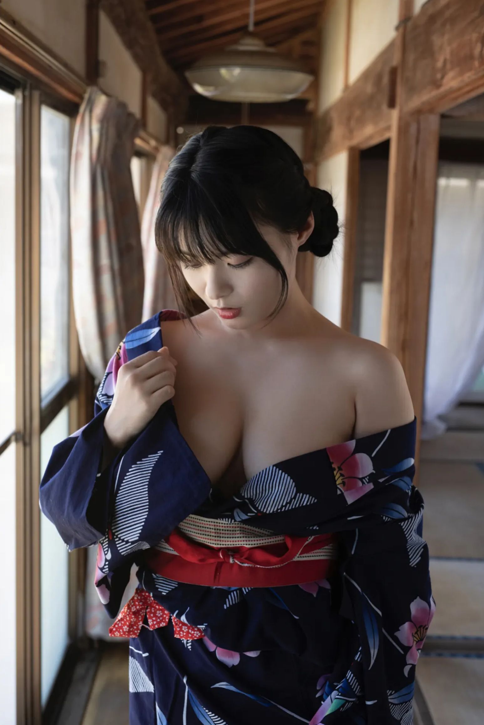 星名美津紀 浴衣を脱いで 第2张图