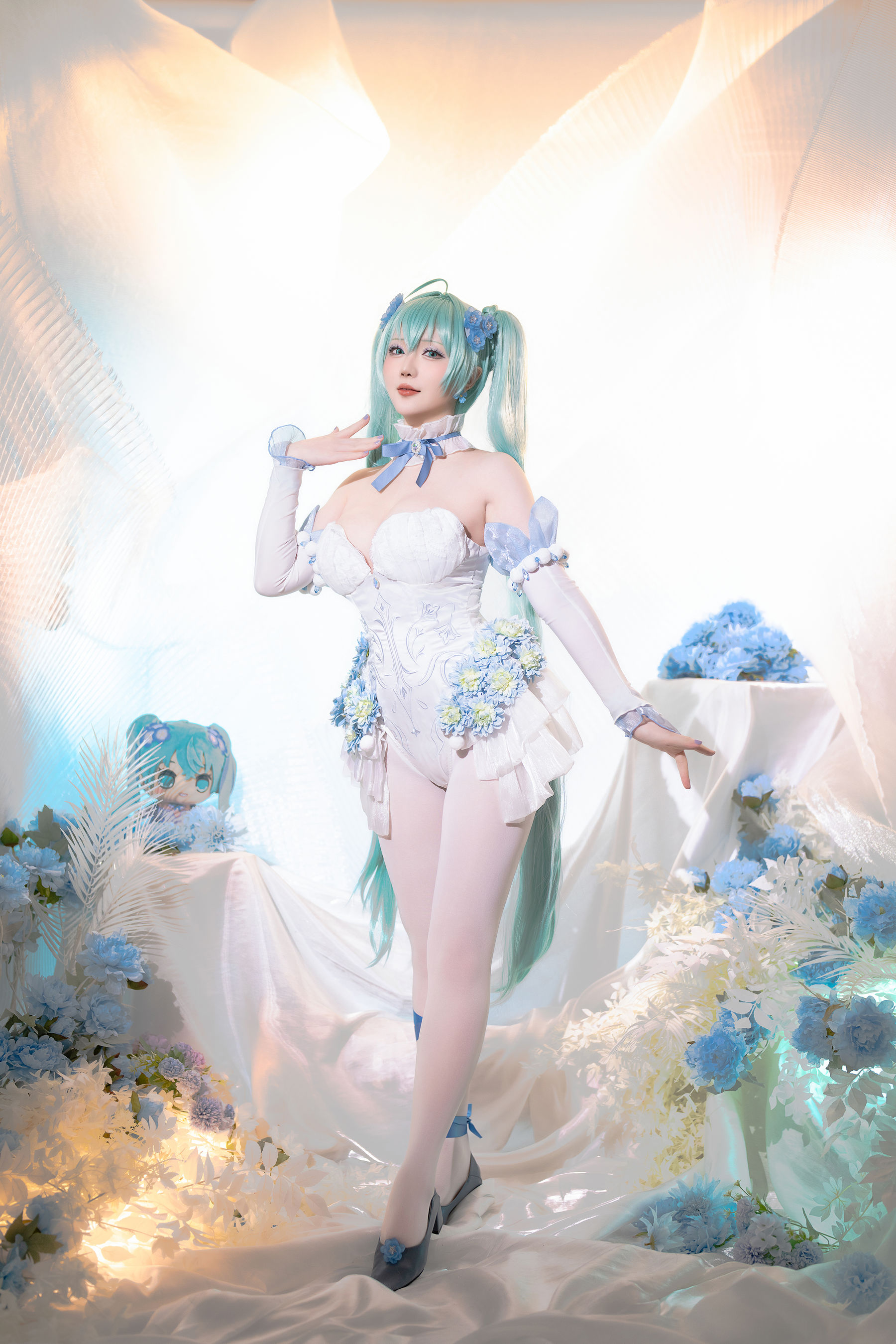Coser小姐姐 星之迟迟 - 初音未来 粉蝶花精灵 第1张图