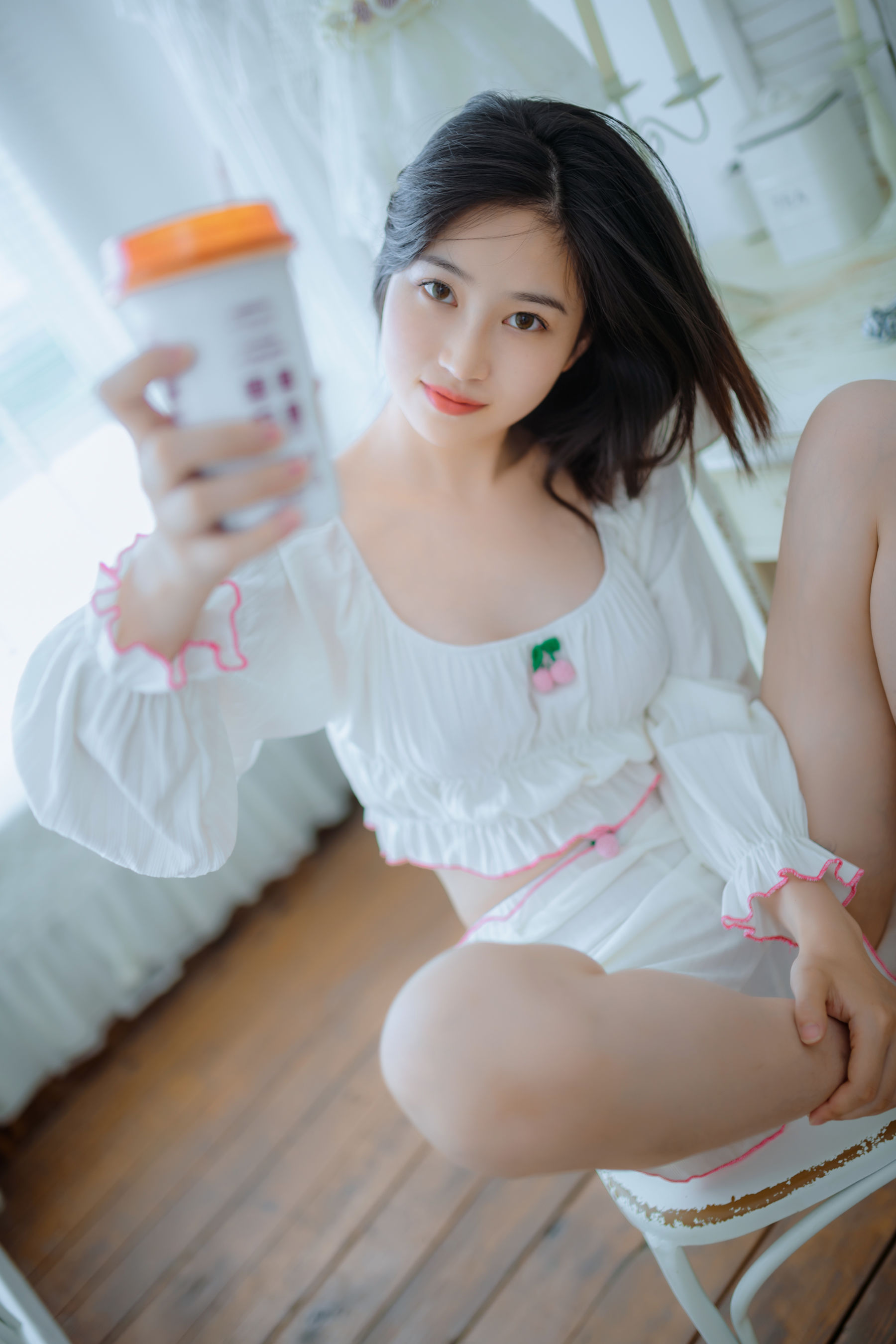 Nnian - 爱吃棒棒糖的少女 第1张图