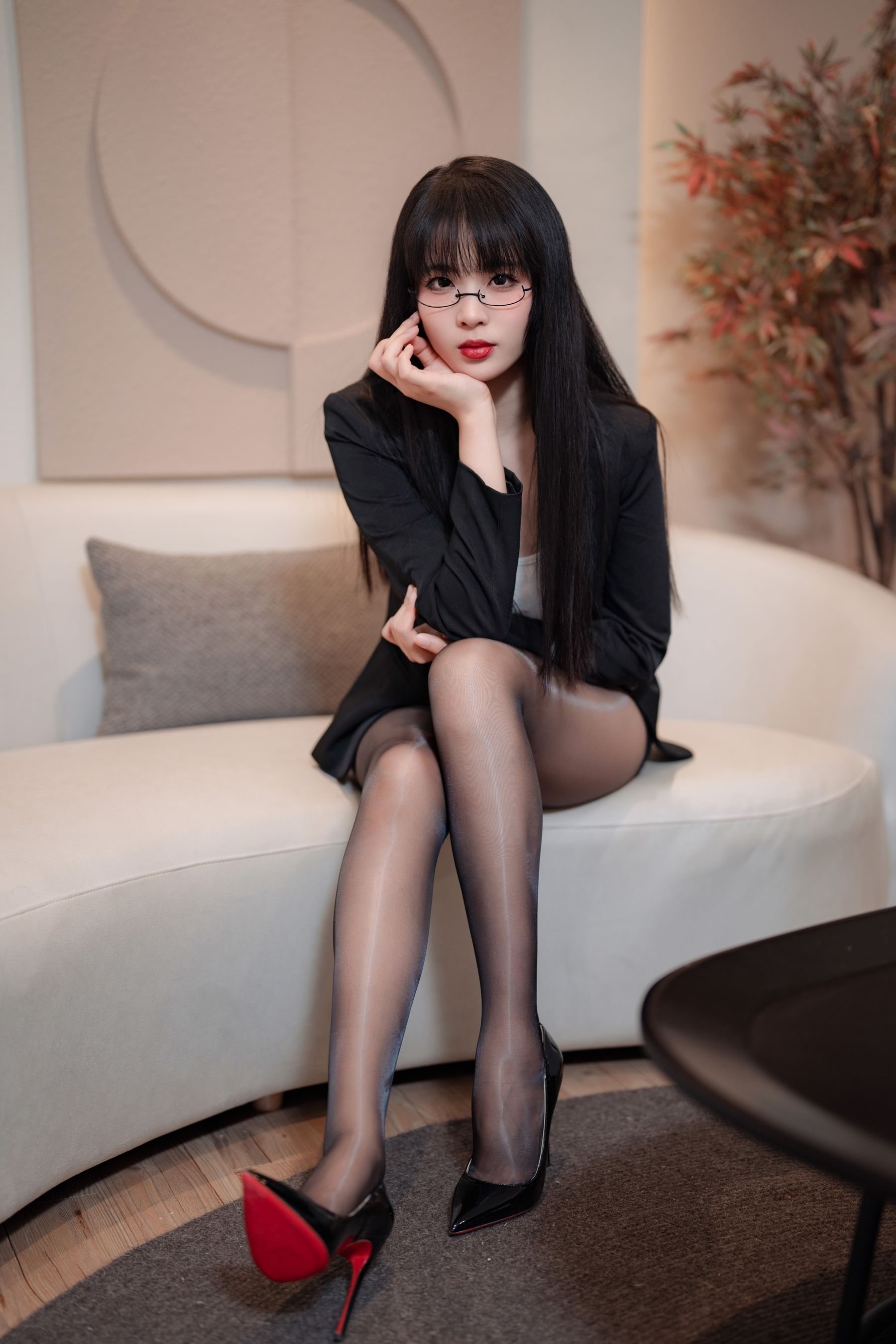 轩萧学姐 - 下班后的OL 第3张图