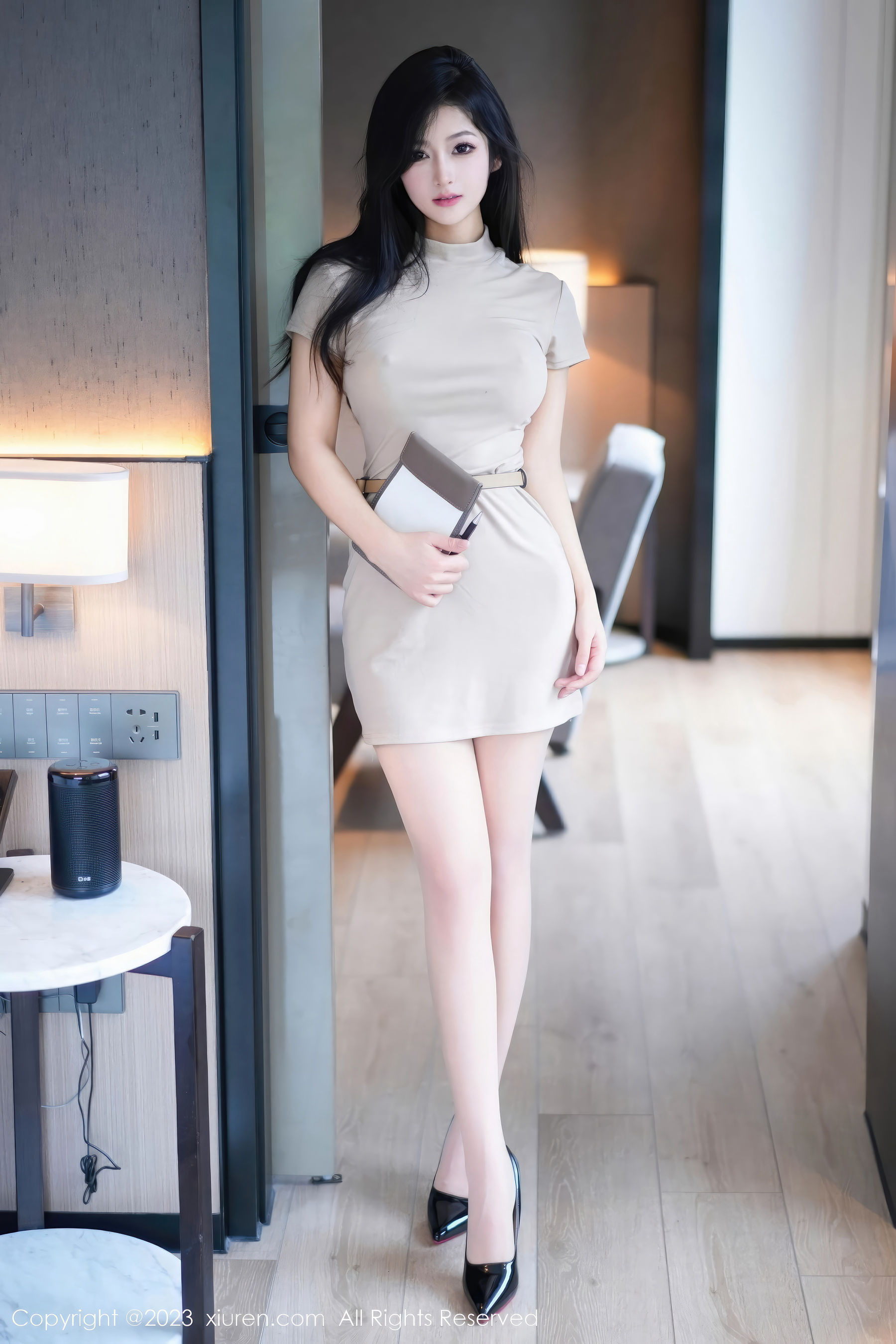 [秀人XiuRen] 2023.10.27 No.7572 谭小灵 第2张图
