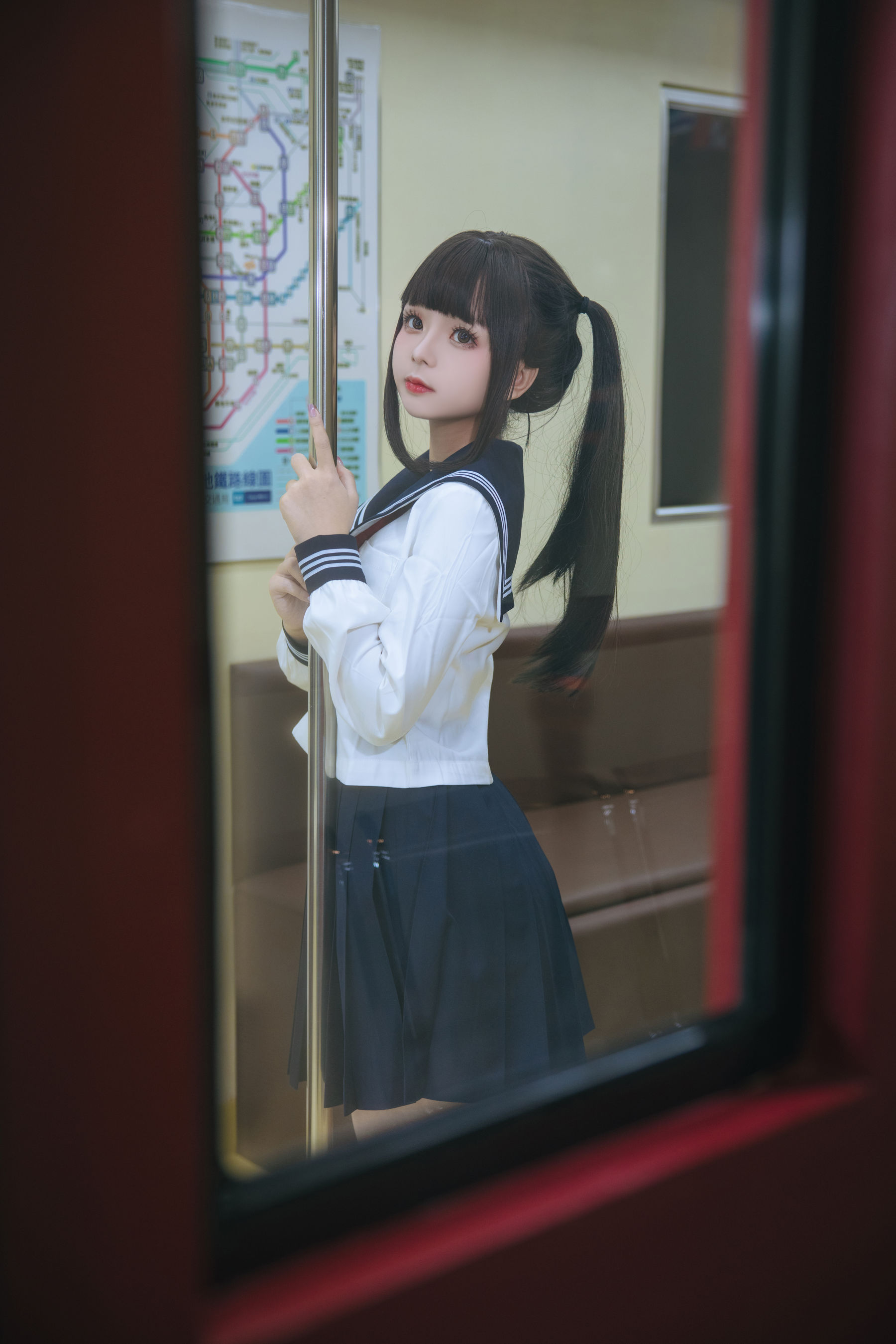 Cosplay日奈娇 - 列车JK 第2张图