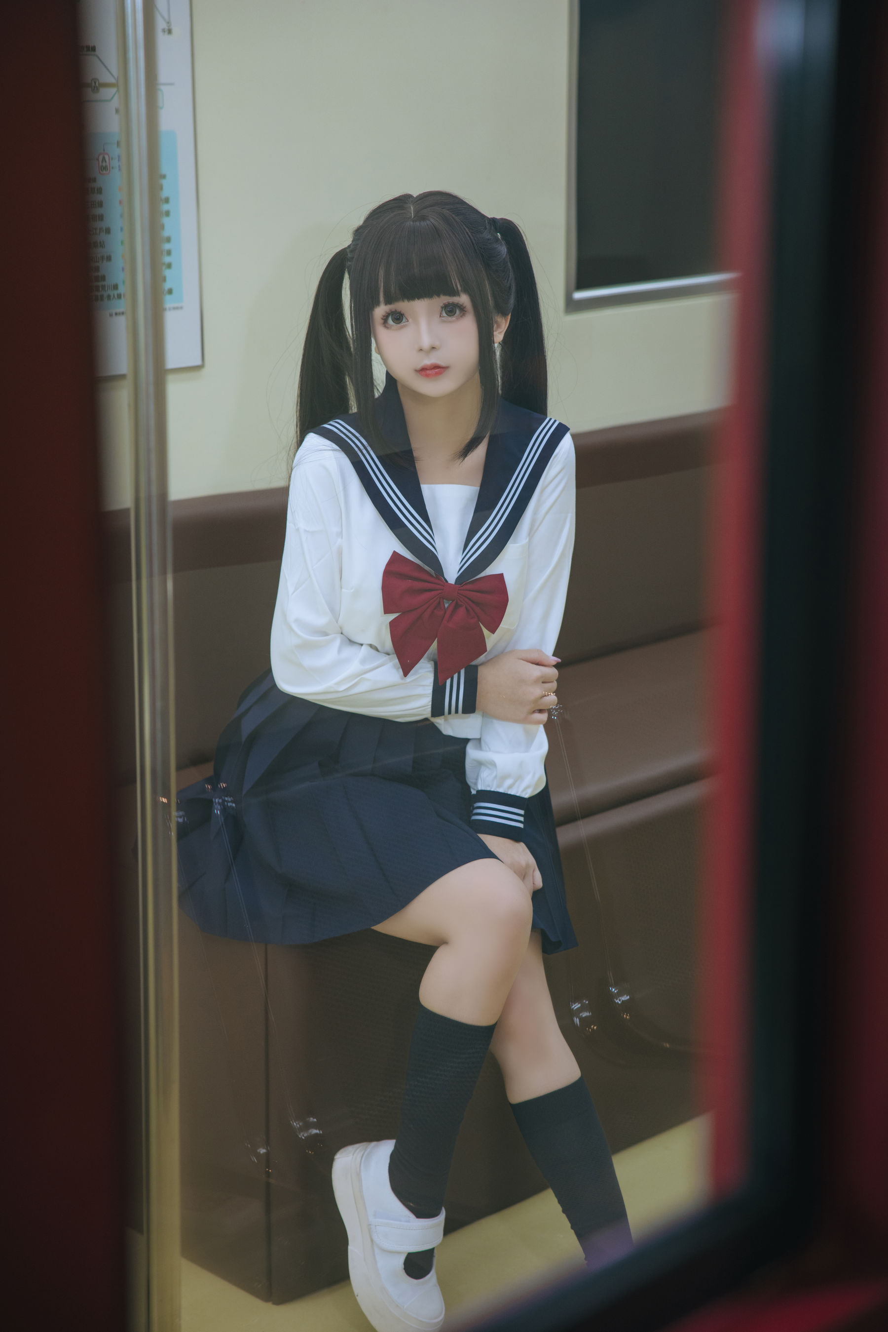 Cosplay日奈娇 - 列车JK 第3张图