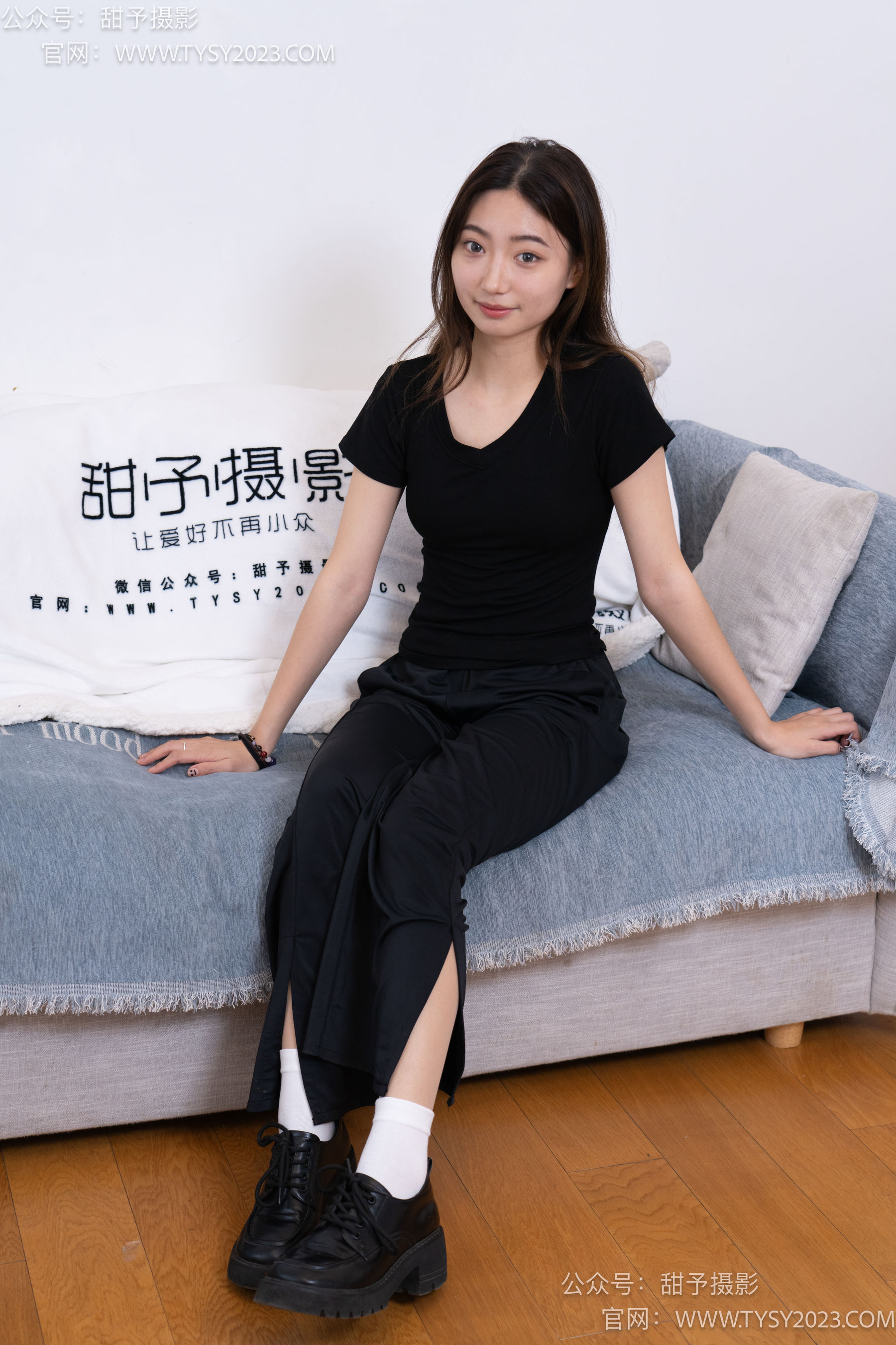 甜予摄影 No.054 雪梨 -皮鞋、白棉袜、肉丝 第1张图