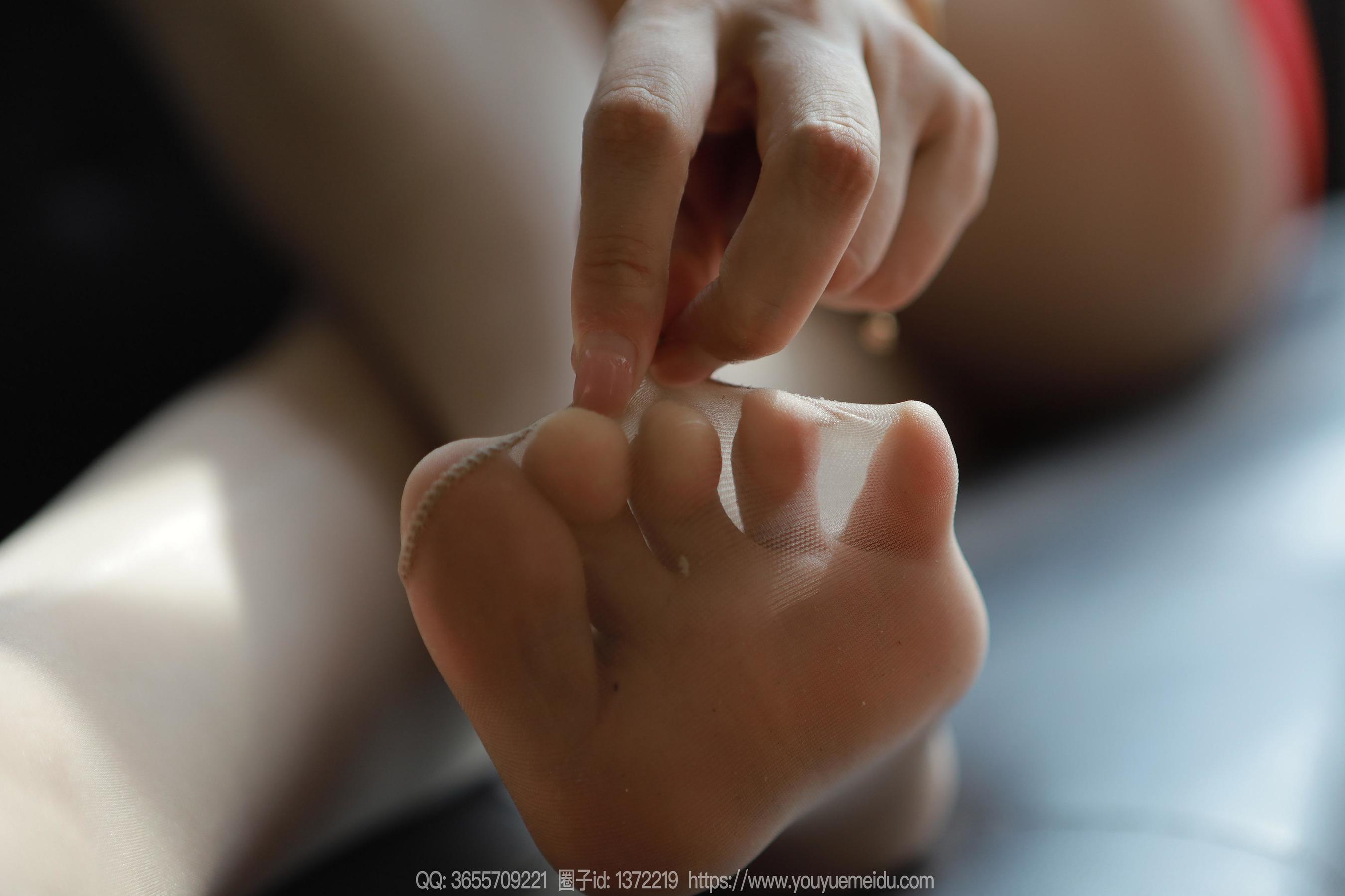 IESS异思趣向 - 模特： 秋秋 《白T红裙》 第14张图