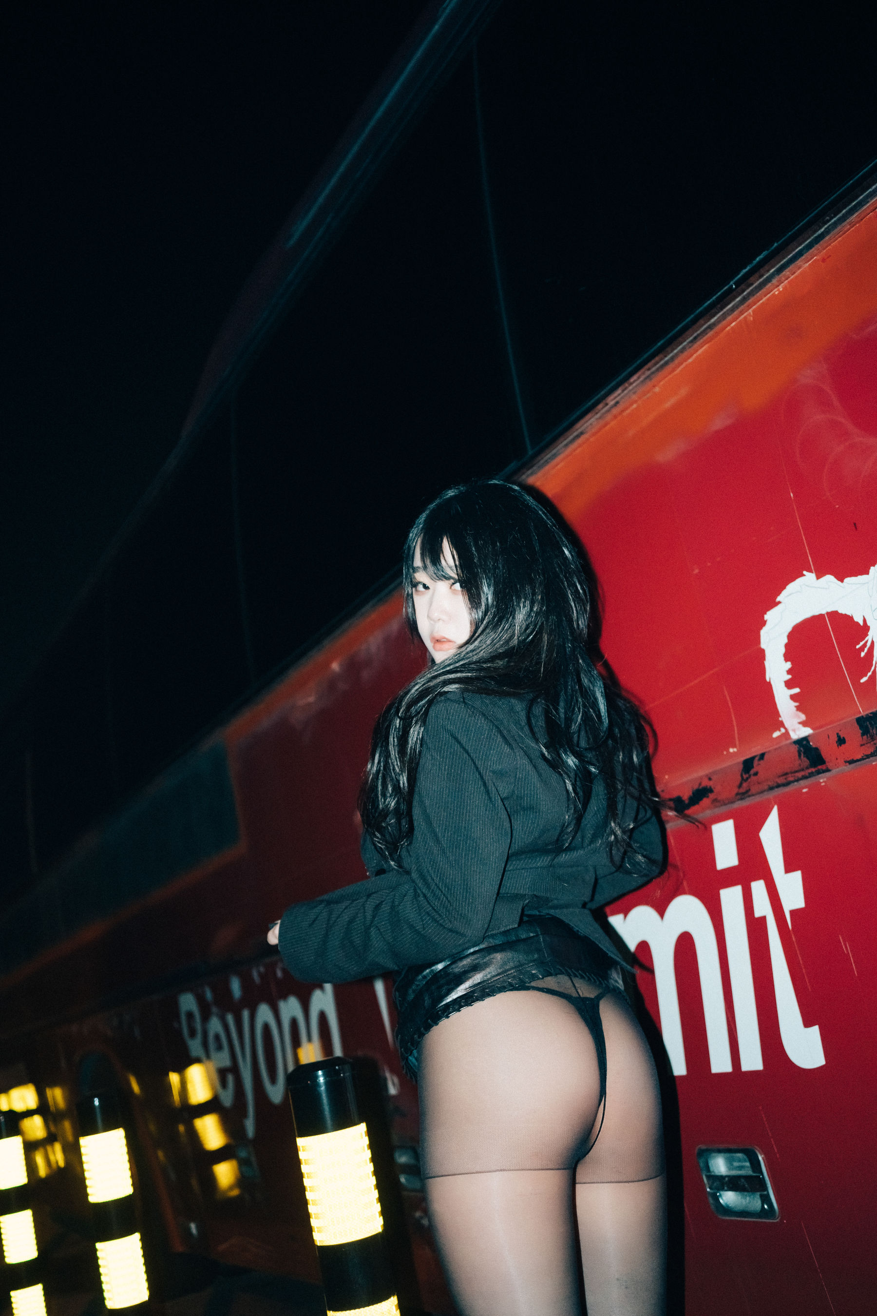 [LOOZY] Zia - XXX At Night Road 第3张图