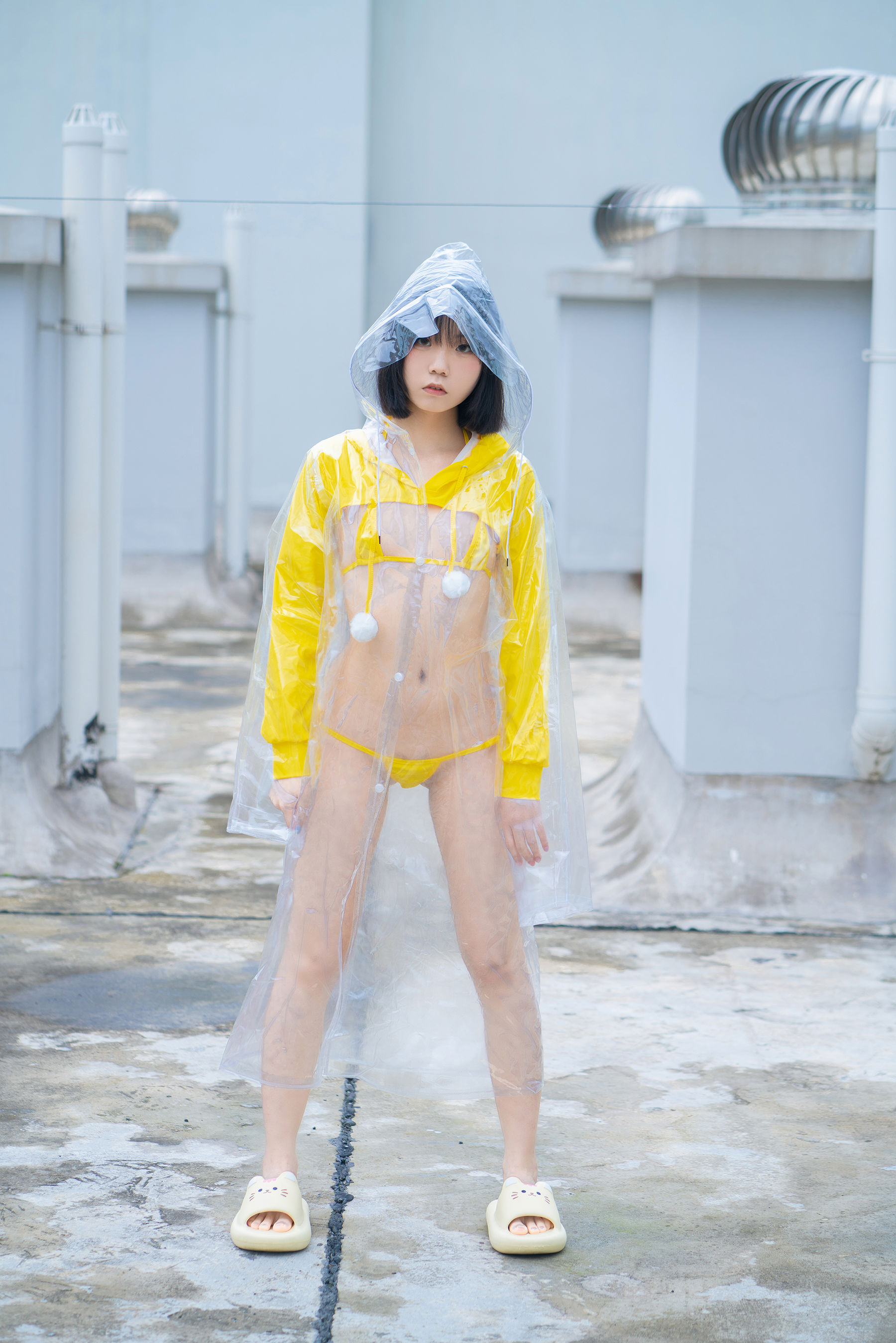 一只小栗奈 - 天台小雨衣 第1张图