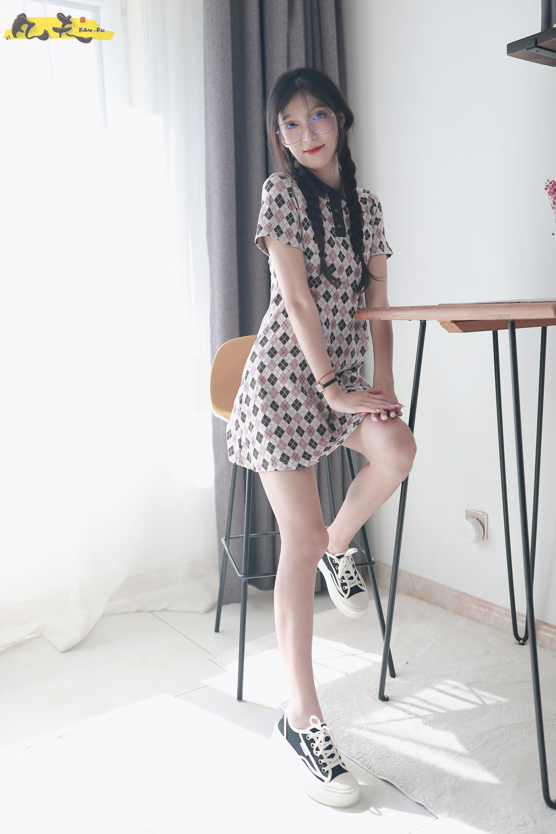 凡夫摄影 - 夏妹 板鞋白棉袜 第6张图
