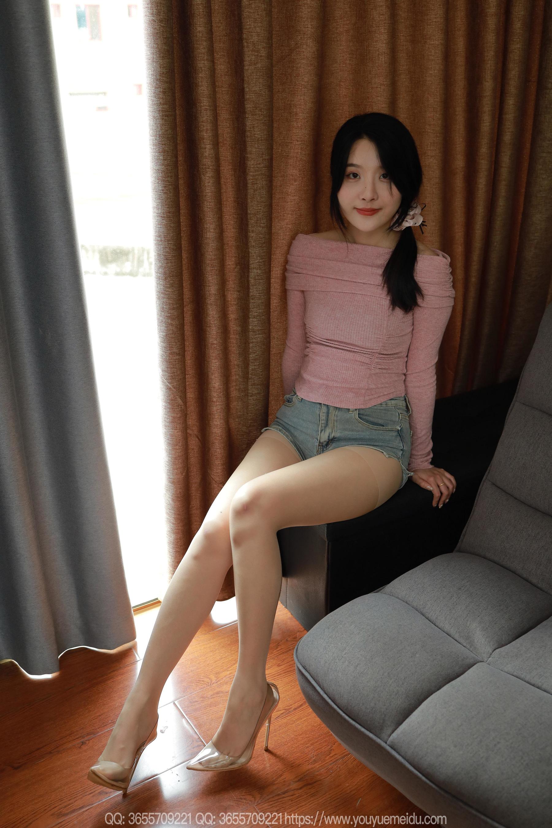 IESS异思趣向 - 模特： 婉萍 《短裤肉丝》 第3张图
