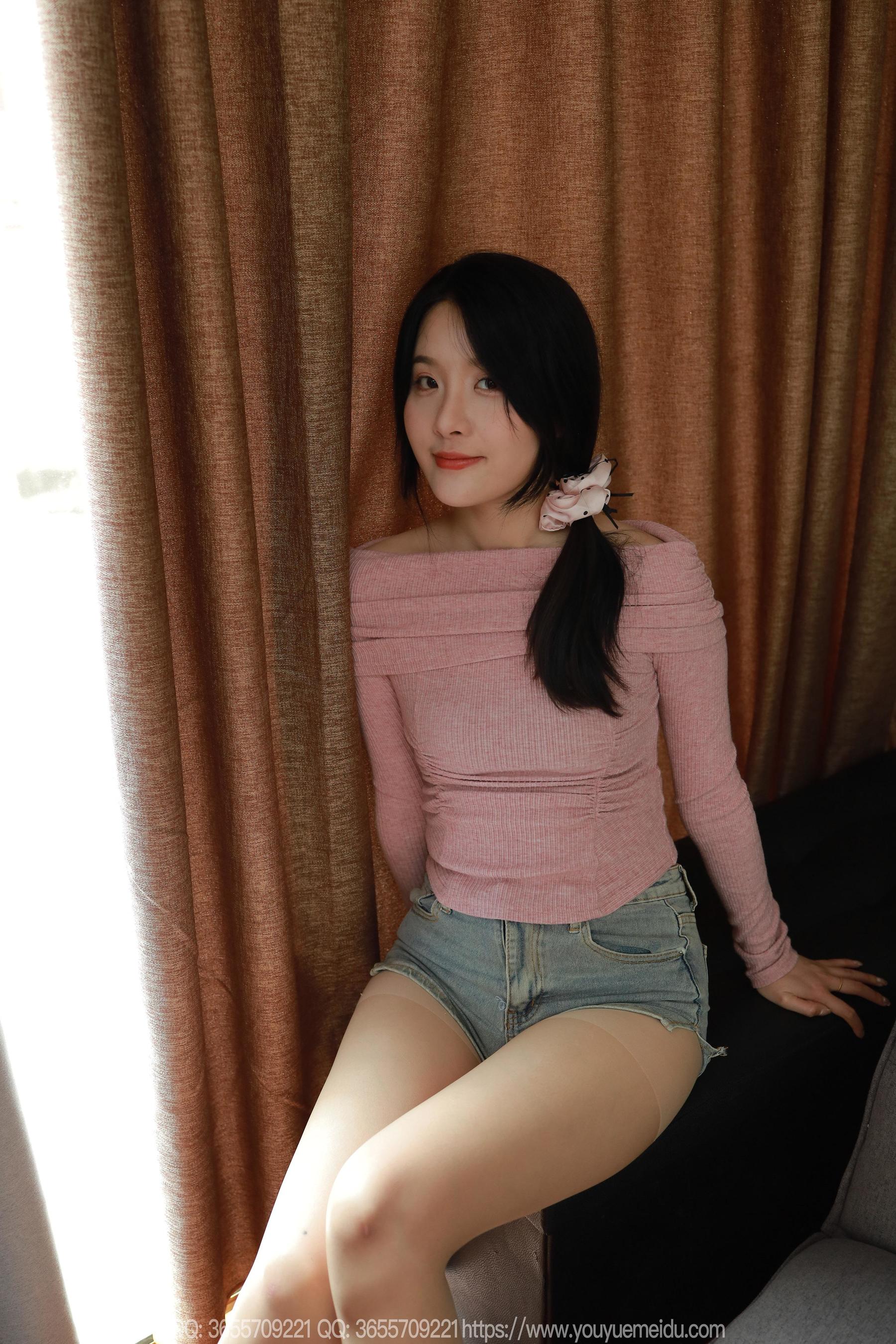 IESS异思趣向 - 模特： 婉萍 《短裤肉丝》 第4张图