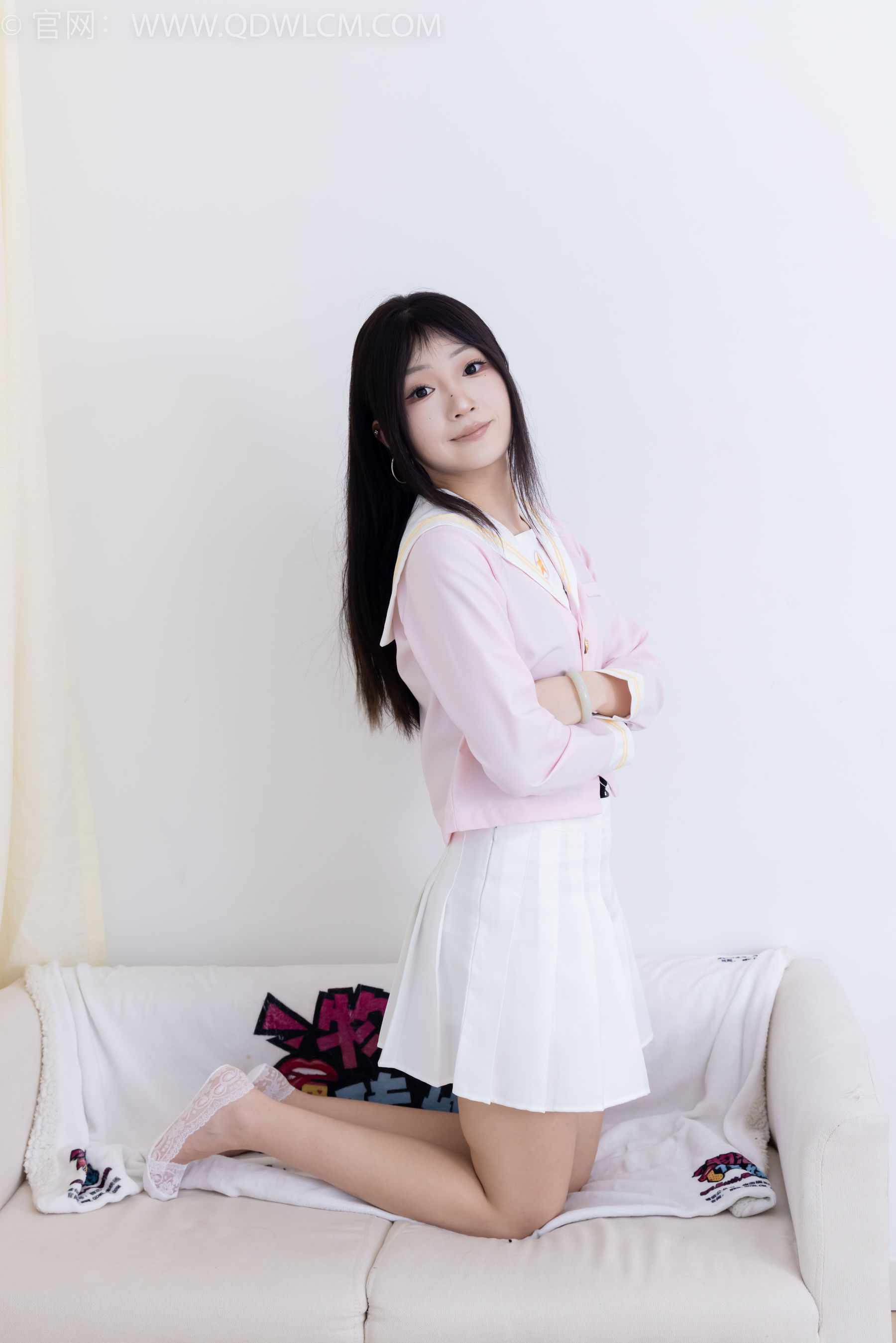 物恋传媒 No.2382 嘟嘟 - 平底凉鞋、白船袜、裸足、jk制服、裸足 第8张图