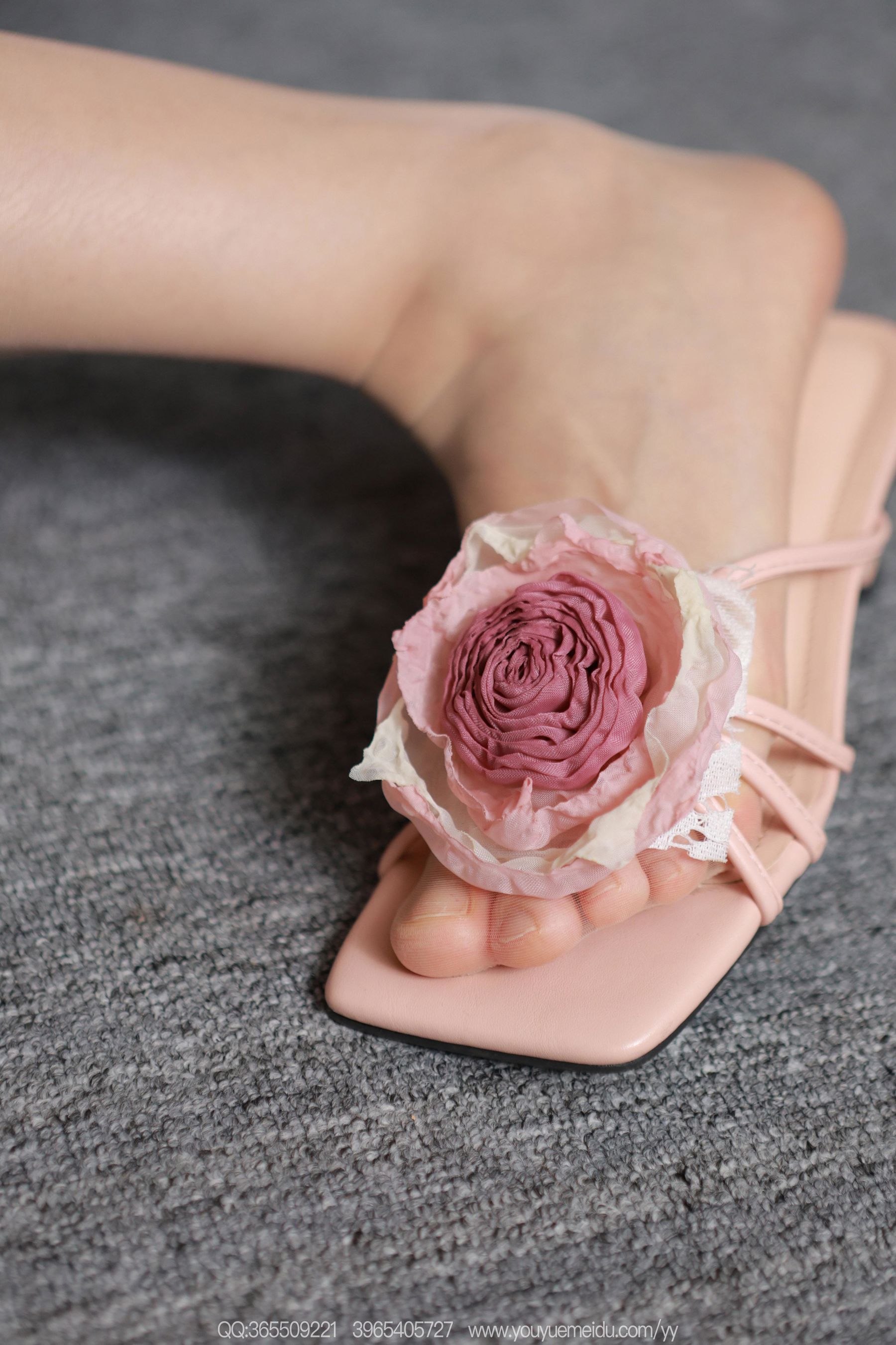IESS异思趣向 - 模特： 小婕 《粉粉嫩嫩》 第3张图