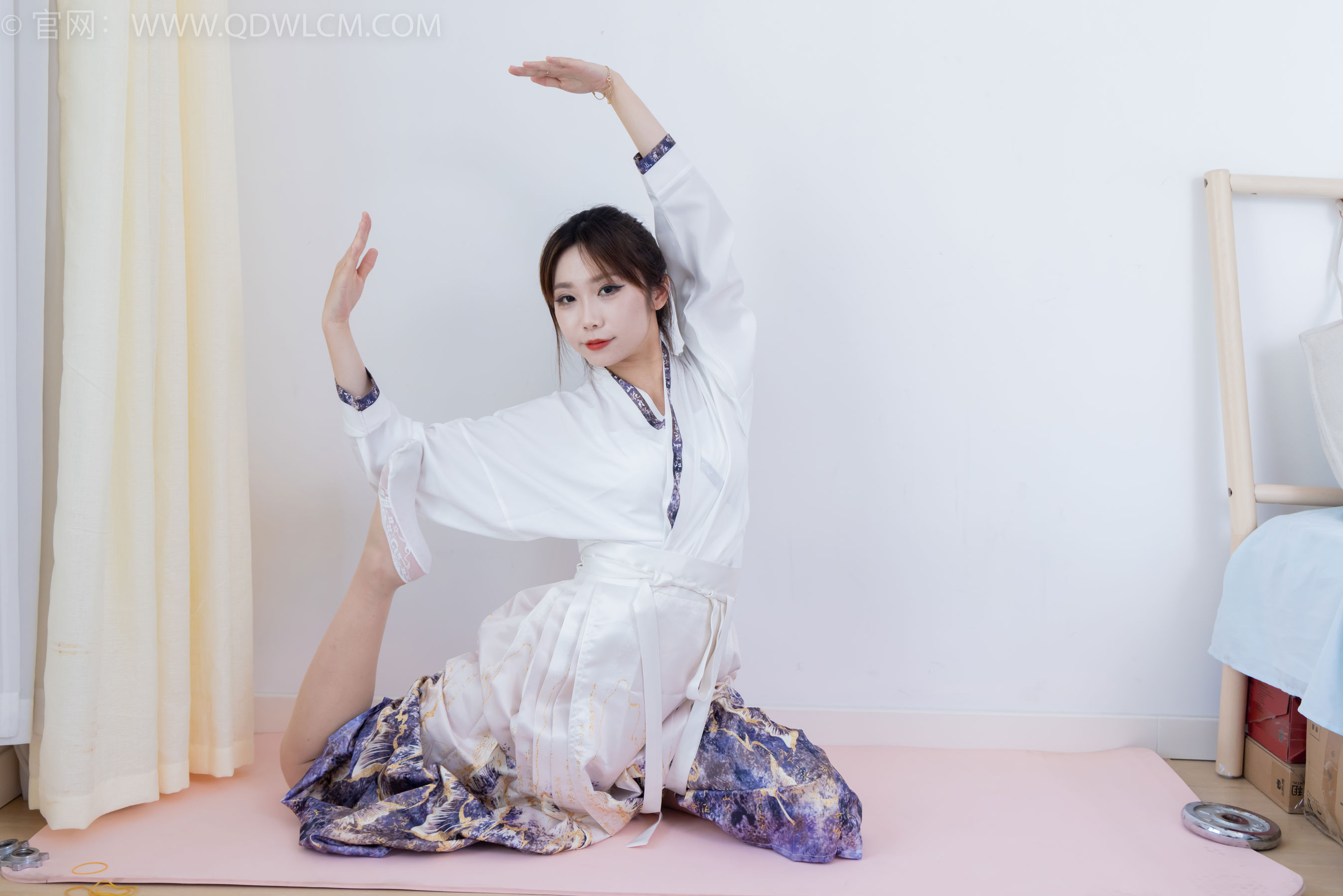 物恋传媒 No.2410 泡泡 - 汉服、平底鞋、白棉袜、白船袜、薄肉丝 第7张图